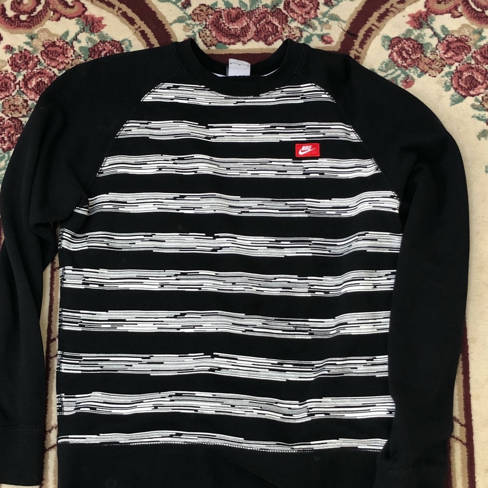 Nike pull over
